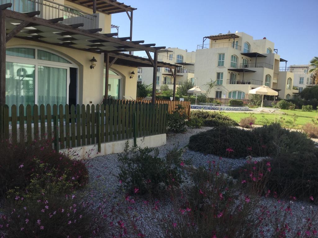 Aphrodite Beachfront Apartment Καζιβερά Εξωτερικό φωτογραφία