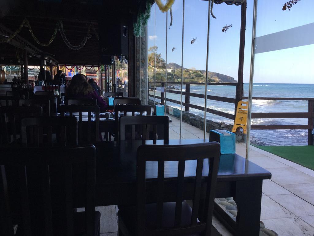 Aphrodite Beachfront Apartment Καζιβερά Εξωτερικό φωτογραφία